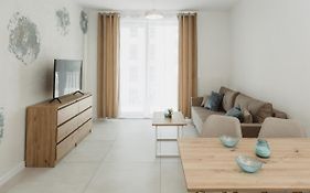 Apartament Bravo, F216